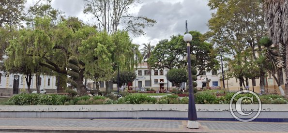 Parque Gonzales Suarez at Abdon Calderon and Vicente Ramon Roca