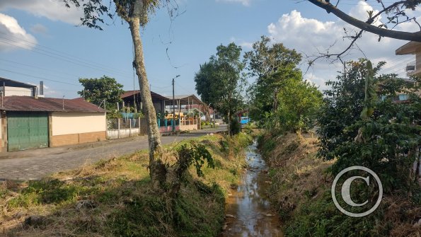 Av El Oro near Carchi
