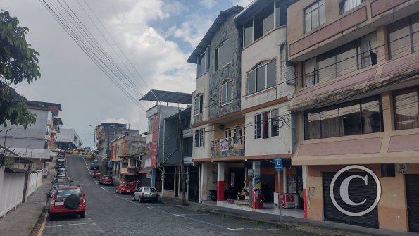 Calle 24 de Mayo and C General Villamil