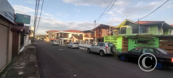 Calle Gonzalo Pizarro near Vicente Rocafuerte