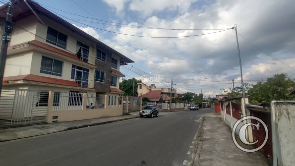 Cristobal Colon near Av Francisco de Orellana