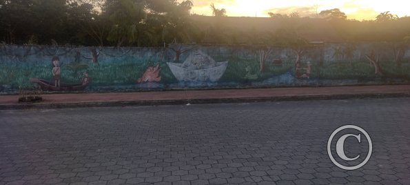 Mural on Av Gonzalez Suarez near C Ramiro Fernandez (2)