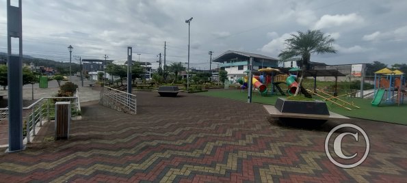 Parque de la Mujer at Rio Copataza and Calle B