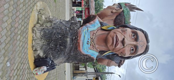 monument at E20 and E45 (2)