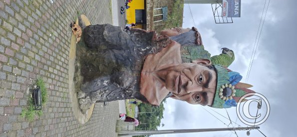 monument at E20 and E45 (3)