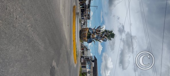 Monument at Av Unidad Nacional and Av Naciones Unidas (2)