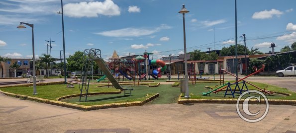 Parque 9 de Octubre at Abdon Calderon and Costa Rica