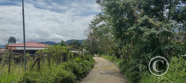 Unnamed dirt roads (2)