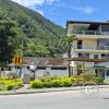 Small park and monumnet to Yahuarzongo at Av del Ejercito and Yaguarzongo
