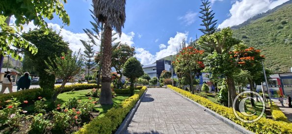 Parque Daniel Alcides Carrion on Av Pachacutec (3)