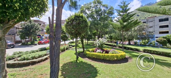 Parque Imperio on Av Huascar and Jiron Atahualpa (2)