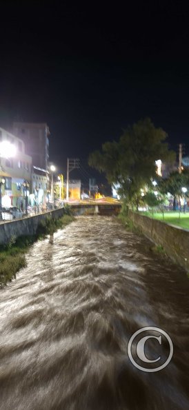 Rio Chumbao at night with 1-second shutter speed