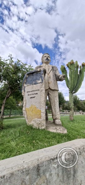 monument in the riverside park (10)