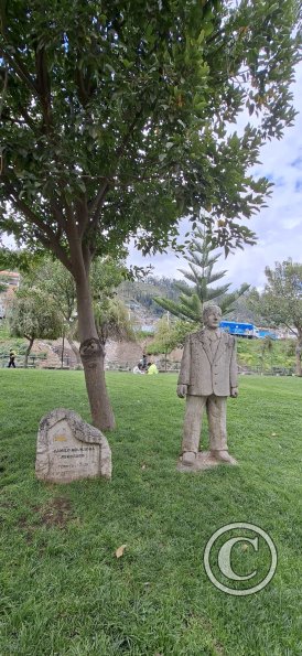 monument in the riverside park (11)