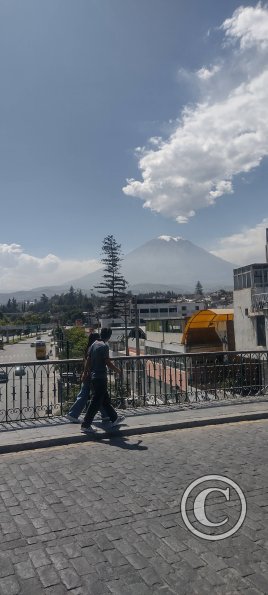 Volcan Chili viewd from near Puente Bolognesi