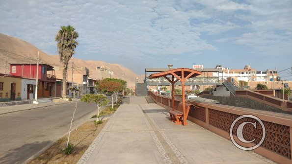 Pedestrian overpass over Carretera Panamericana