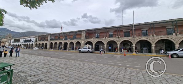 Alongside the Plaza de Armas