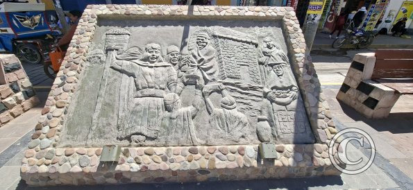 Between Plaza de Armas and Plaza Bolognesi (2)