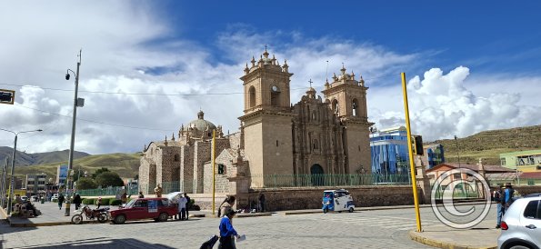 Iglesia de San Francisco at the Plaza de Armas