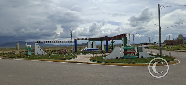 Park in the highway PE-35 at Jiron Atahuallpa (5)