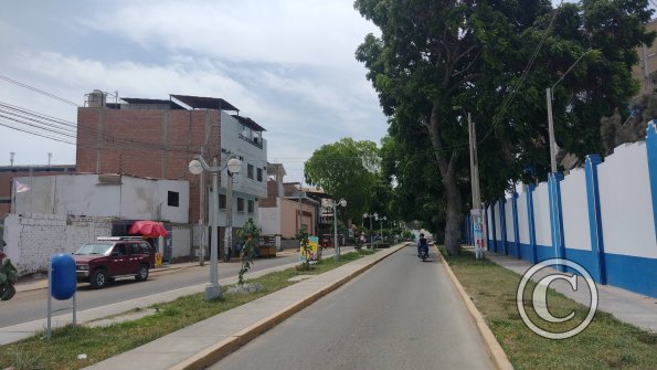 Av. Cementerio at Av. Mariscal Benavides