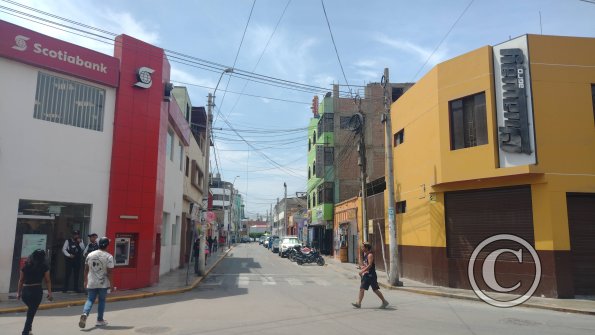 Jiron 2 de Mayo y Calle Bolognesi
