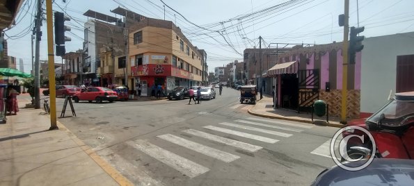 Av. Simon Bolivar y Calle Lopez de Zuniga