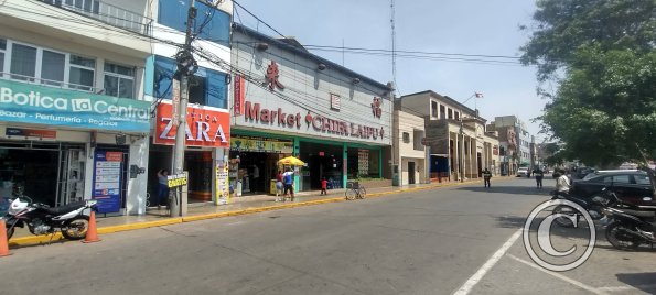 Calle Lopez de Zuniga alongside the Plaza de Armas