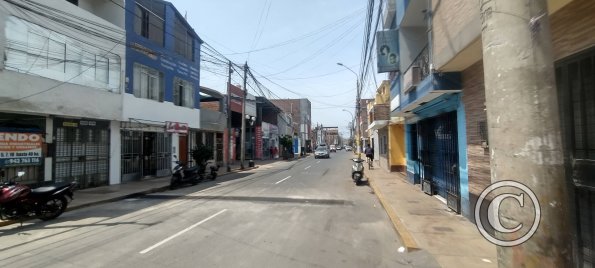 Calle Lopez de Zuniga near Av. Simon Bolivar