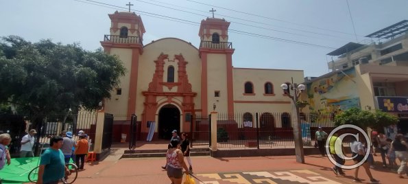 Iglesia Matriz Inmaculada Concepcion at the Plaza de Armas