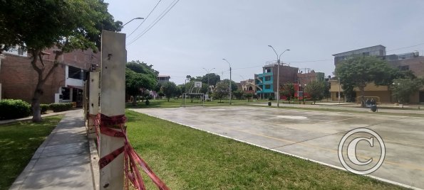 Parque Fonavi across from the stadium skate park