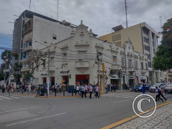 Historic building at the Plaza de Armas (2)