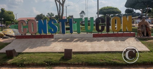 Constitucion sign in Parque 4ta Etapa