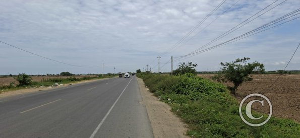 Pan-Am Hwy midway between Tumbes and Corrales