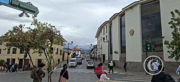 Calle Puente Rosario from Av El Sol