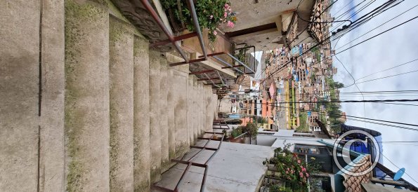 Looking down the stairs from Pro. Conquista to Calle Ayahuayco