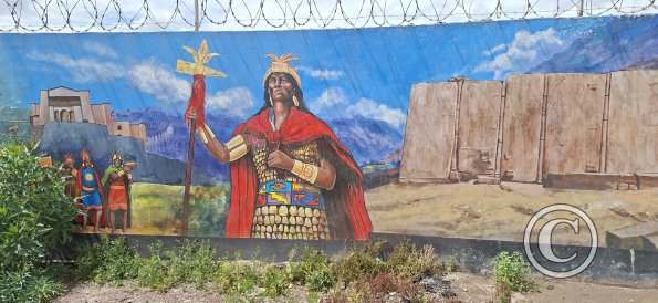 Mural at Via Expressa and Av Velasco Astete (3)