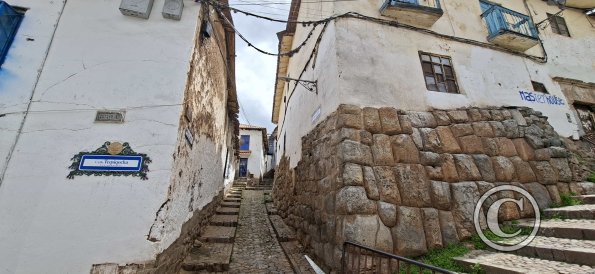 Pasaje Huaynapata stairs up to Calle Suecia (3)