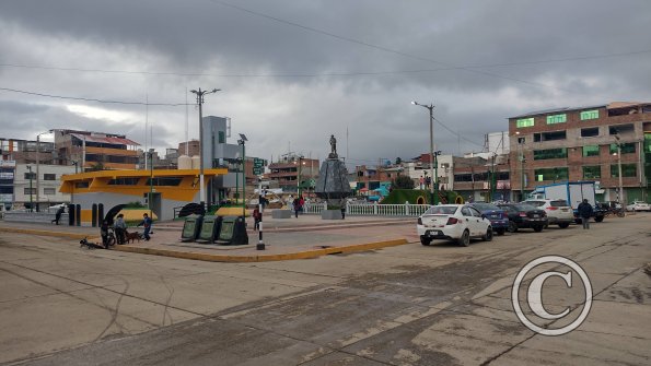 Parque El Minero from Av. Oro y Jiron Zinc