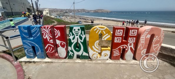 Huacho sign at the beginning of the Malecon Rocca (2)