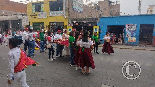 A parade along Av. Municipalidad (3)