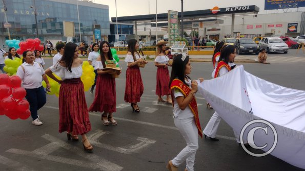 A parade along Av. Municipalidad (7)