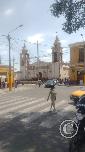 Catedral de San Jerónimo at the Plaza de Armas