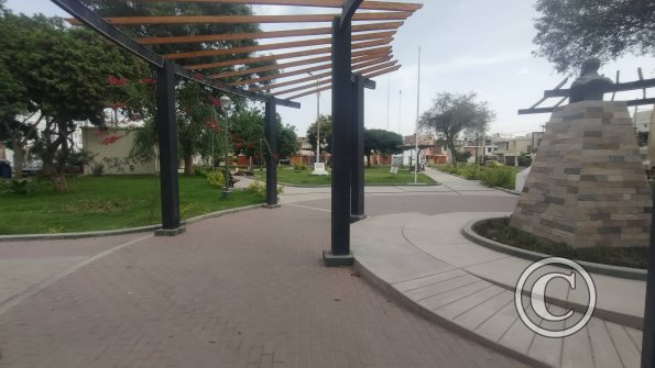 Parque Miguel Grau at Calle Acacias y Calle Tulipanes (2)
