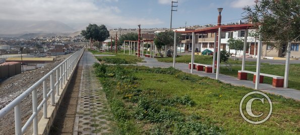 Malecón Bello Horizonte above and parallel to Carretera Costanera Sur