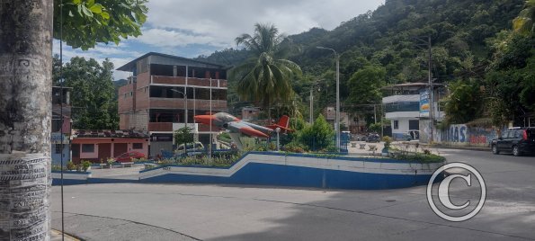 Parque del Avion at Av. Circunvalacion y Jiron Los Pinales