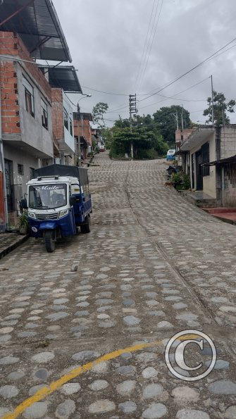 Unnamed road at the top of the stairs from Av. Prolongacion