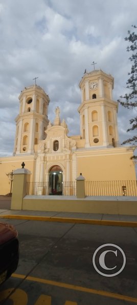 Cathedral Parroquia San Pedro at the Plaza de Armas