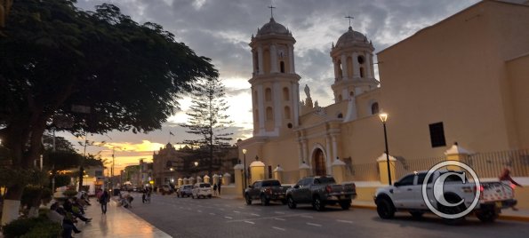 Plaza de Armas, 2 de Mayo-Bolivar-8 de Octubre-Atahualpa (3)