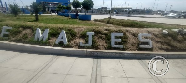 Majes in front of Terminal Terrestre